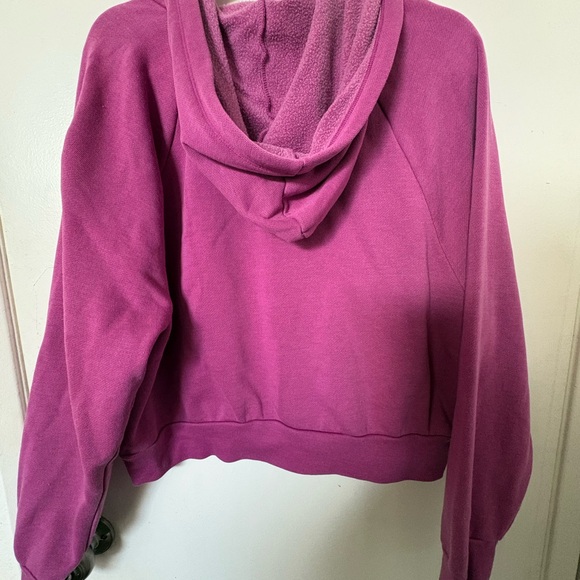 Victoria’s Secret Hoodie Cropped - Picture 2 of 4